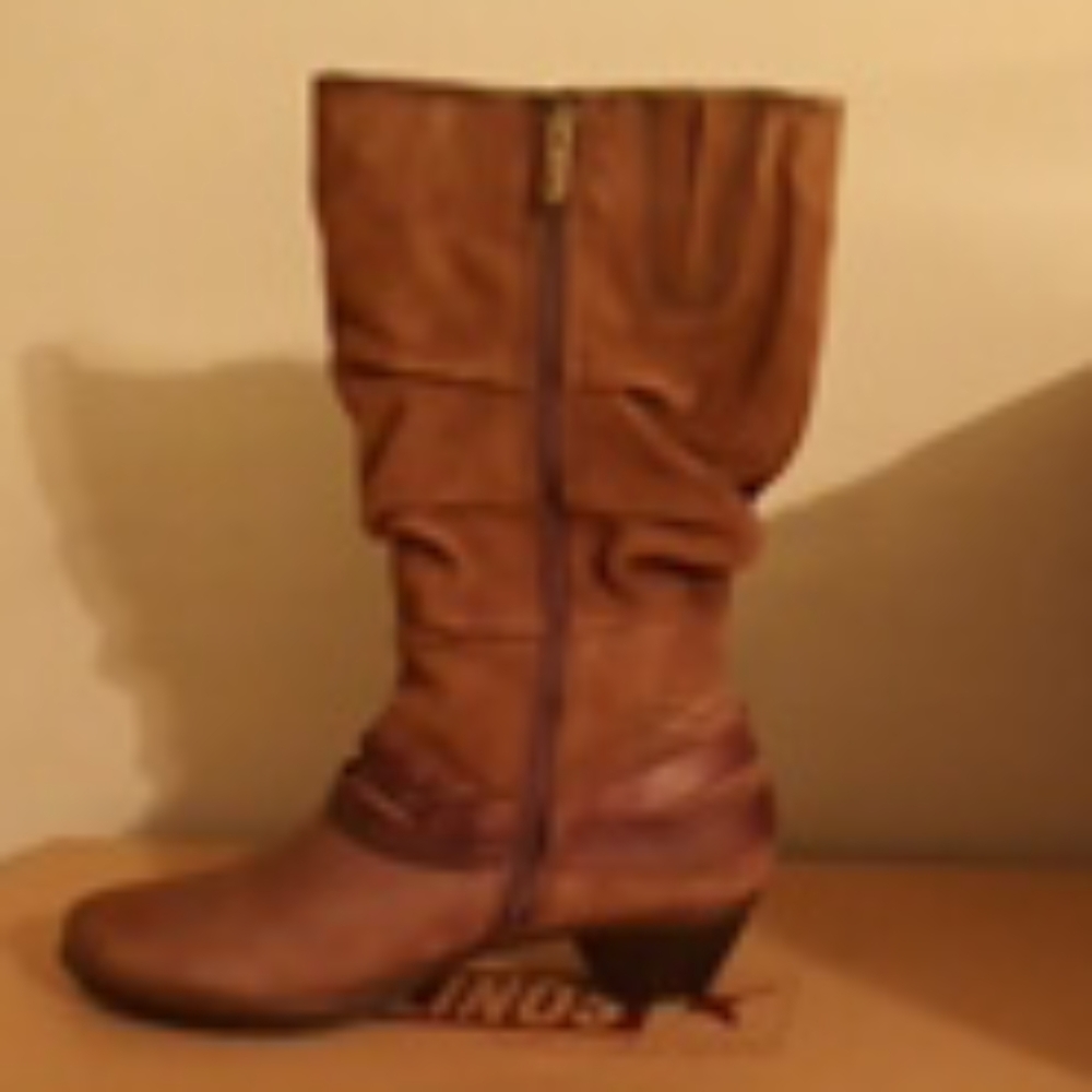 Boot - Picture 2 of 2